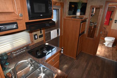 Used 2014 Kiefer Manufacturing Genesis Horse Trailer