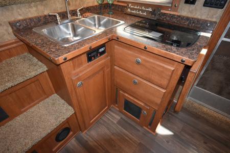 Used 2014 Kiefer Manufacturing Genesis Horse Trailer