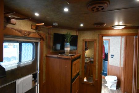 Used 2014 Kiefer Manufacturing Genesis Horse Trailer