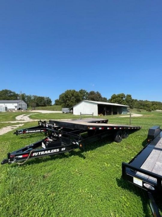 New 2026 PJ Trailers T8 22' DECKOVER Tilt Trailer w/ Winch Plate Equipment Trailer