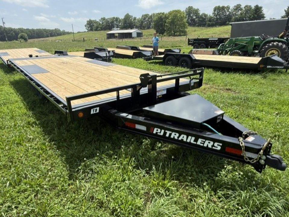 New 2026 PJ Trailers T8 22' DECKOVER Tilt Trailer w/ Winch Plate Equipment Trailer