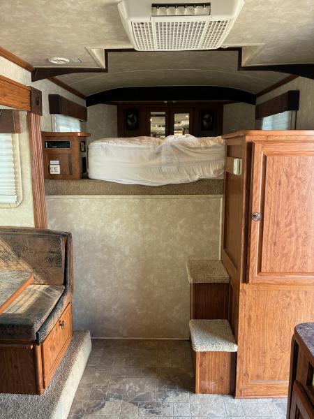 Used 2007 Circle J 4H LQ Horse Trailer