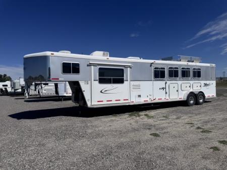 Used 2007 Circle J 4H LQ Horse Trailer