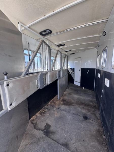 Used 2007 Circle J 4H LQ Horse Trailer