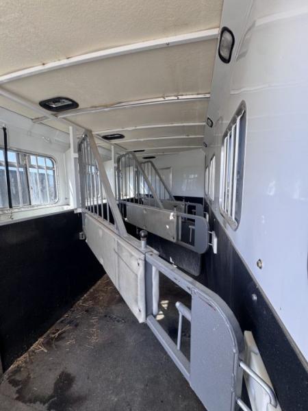 Used 2007 Circle J 4H LQ Horse Trailer