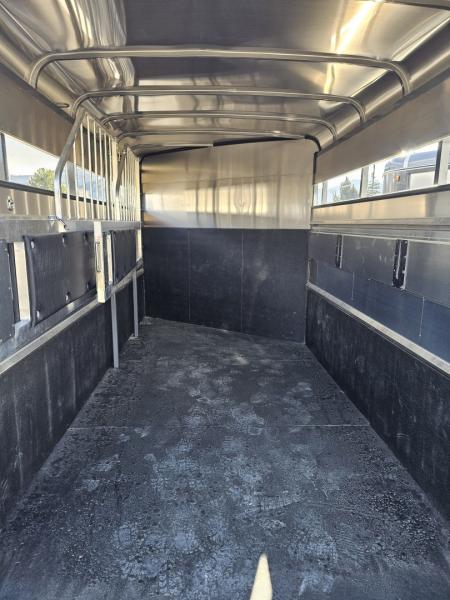 New 2027 Maverick 3 Horse Trailer