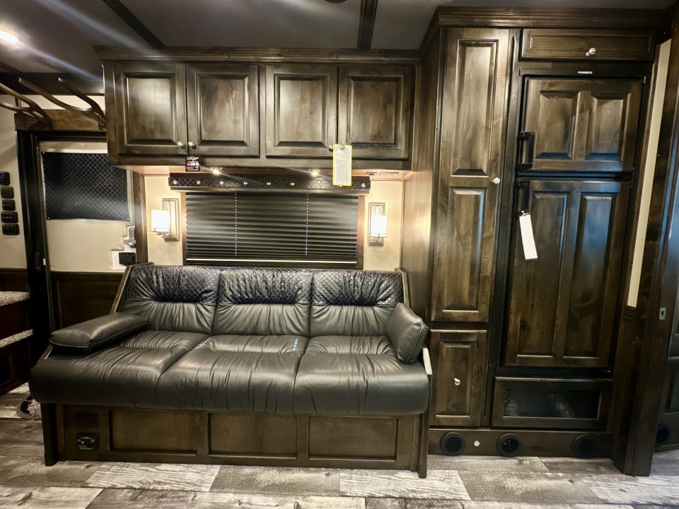 New 2027 Cimarron 4 Horse Side Load with 18'3" Outlaw Conversions Living Quarter