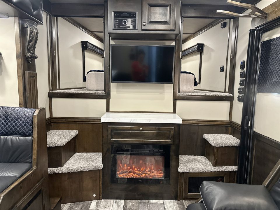 New 2027 Cimarron 4 Horse Side Load with 18'3" Outlaw Conversions Living Quarter