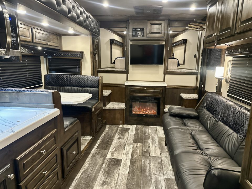 New 2027 Cimarron 4 Horse Side Load with 18'3" Outlaw Conversions Living Quarter