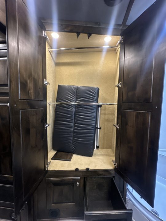New 2027 Cimarron 4 Horse Side Load with 18'3" Outlaw Conversions Living Quarter