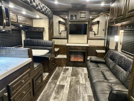 New 2027 Cimarron 4 Horse Side Load with 18'3" Outlaw Conversions Living Quarter