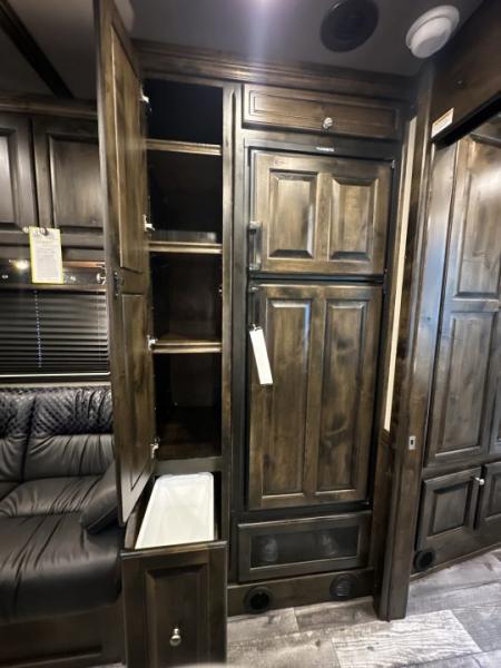 New 2027 Cimarron 4 Horse Side Load with 18'3" Outlaw Conversions Living Quarter