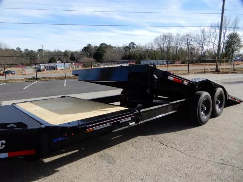 New 2026 Diamond C 8.5X22' Equipment, Max Width Tilt, HXD207