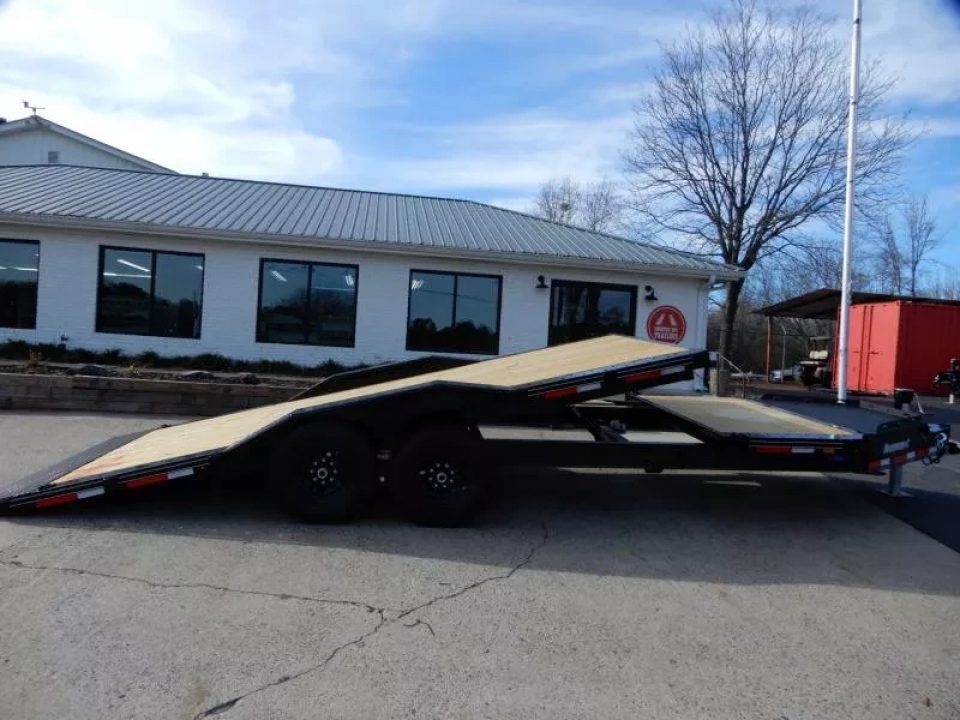 New 2026 Diamond C 8.5X22' Equipment, Max Width Tilt, HXD207