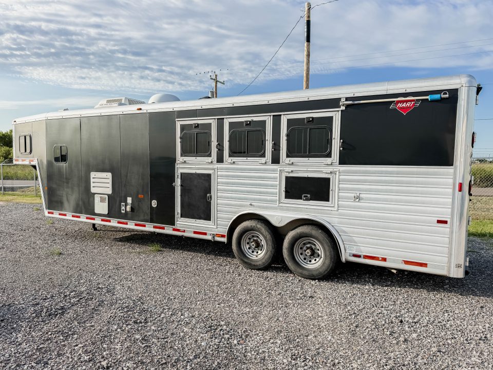Used 2003 Hart Trailer U3HG - LQ Horse Trailer