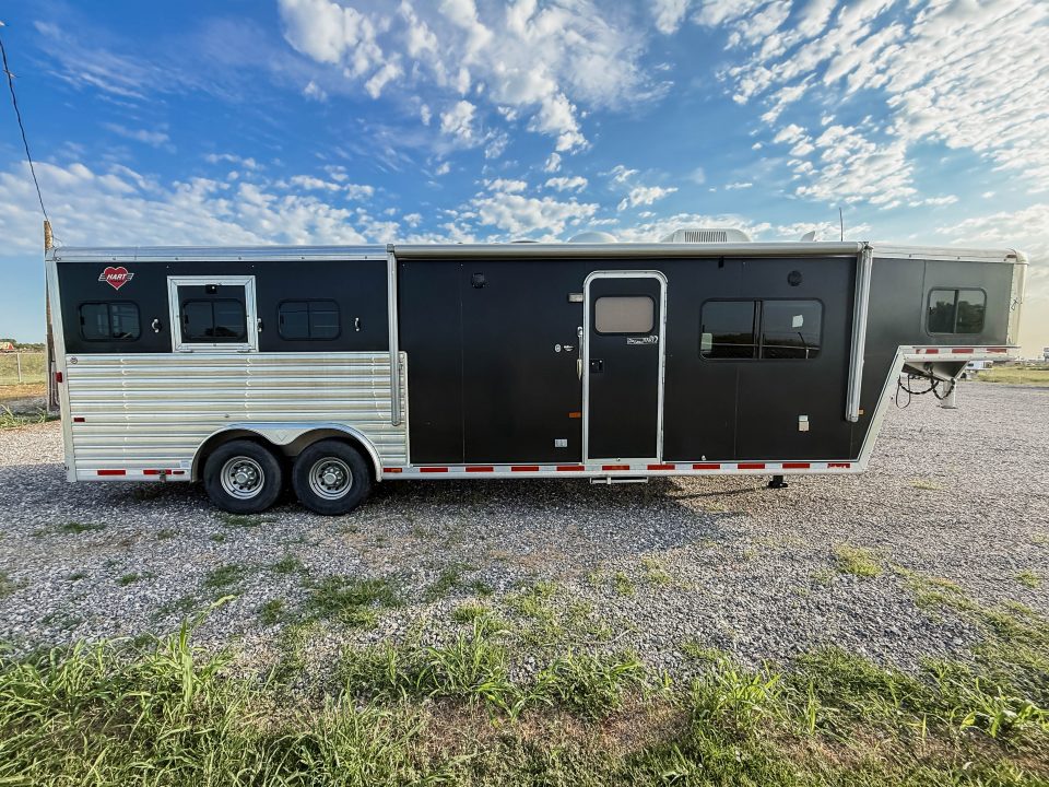Used 2003 Hart Trailer U3HG - LQ Horse Trailer