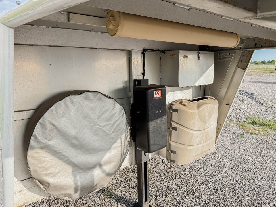Used 2003 Hart Trailer U3HG - LQ Horse Trailer