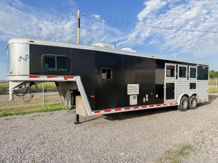 Used 2003 Hart Trailer U3HG - LQ Horse Trailer