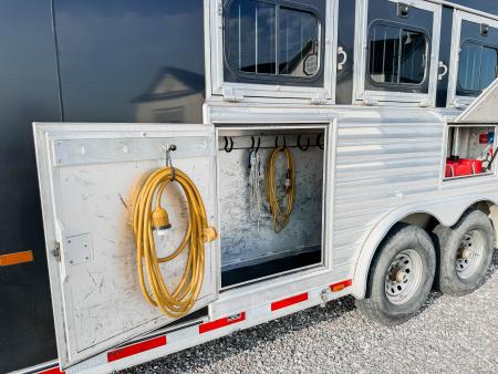 Used 2003 Hart Trailer U3HG - LQ Horse Trailer