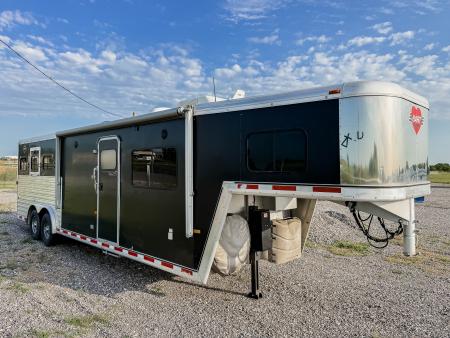 Used 2003 Hart Trailer U3HG - LQ Horse Trailer
