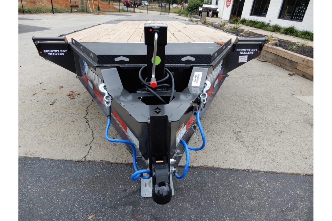 New 2026 Diamond C 8.5x24' Equipment, Deckover w/Dove & Ramps DEC207