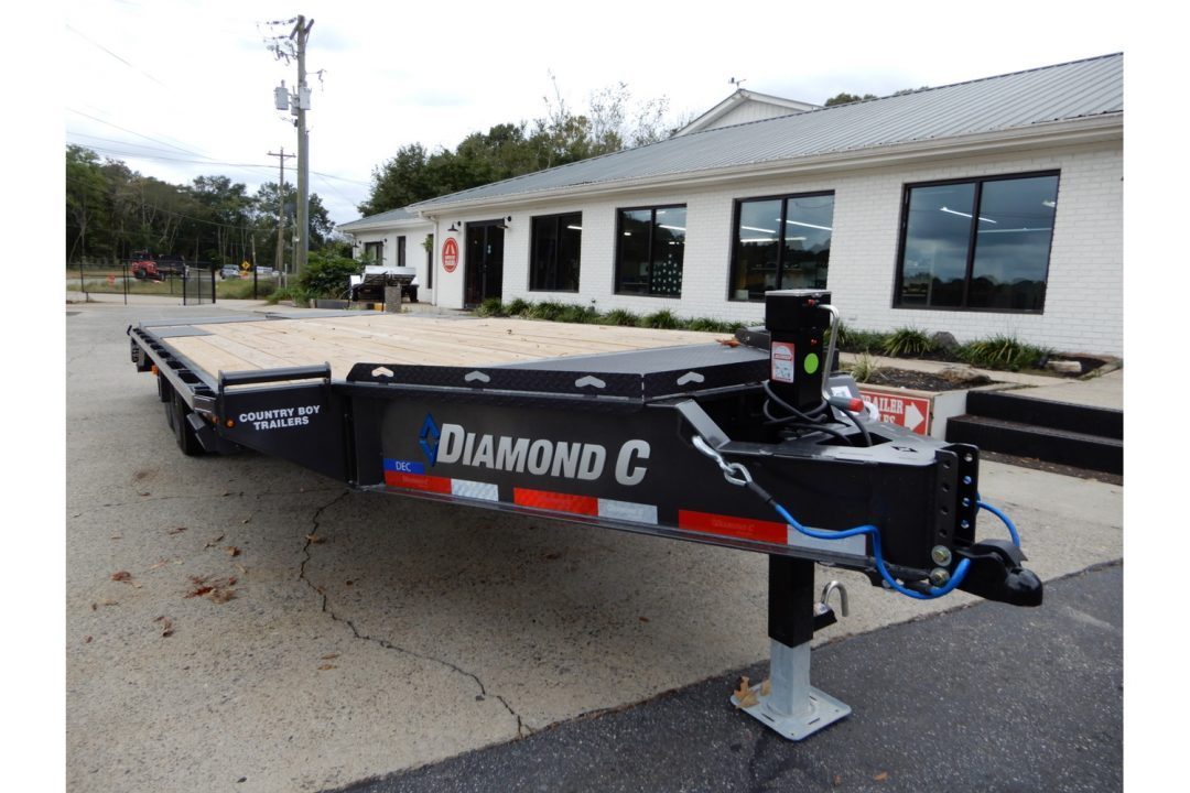 New 2026 Diamond C 8.5x24' Equipment, Deckover w/Dove & Ramps DEC207