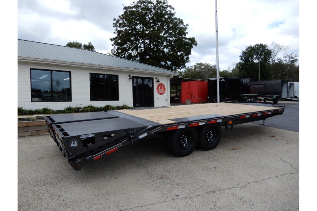 New 2026 Diamond C 8.5x24' Equipment, Deckover w/Dove & Ramps DEC207