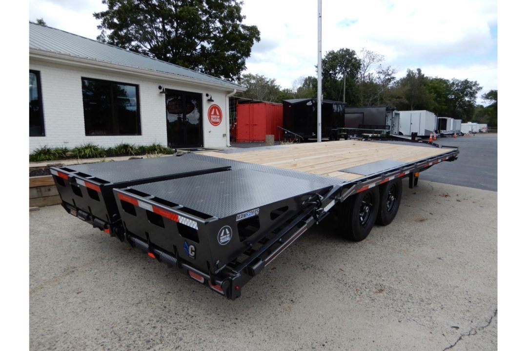 New 2026 Diamond C 8.5x24' Equipment, Deckover w/Dove & Ramps DEC207