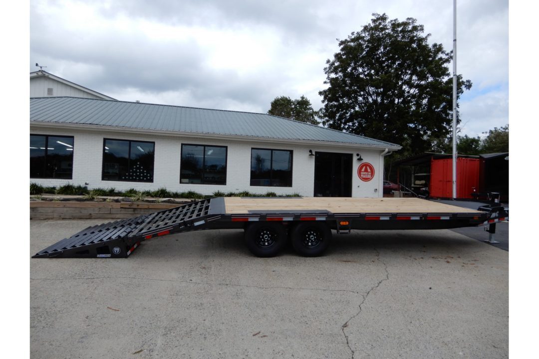 New 2026 Diamond C 8.5x24' Equipment, Deckover w/Dove & Ramps DEC207
