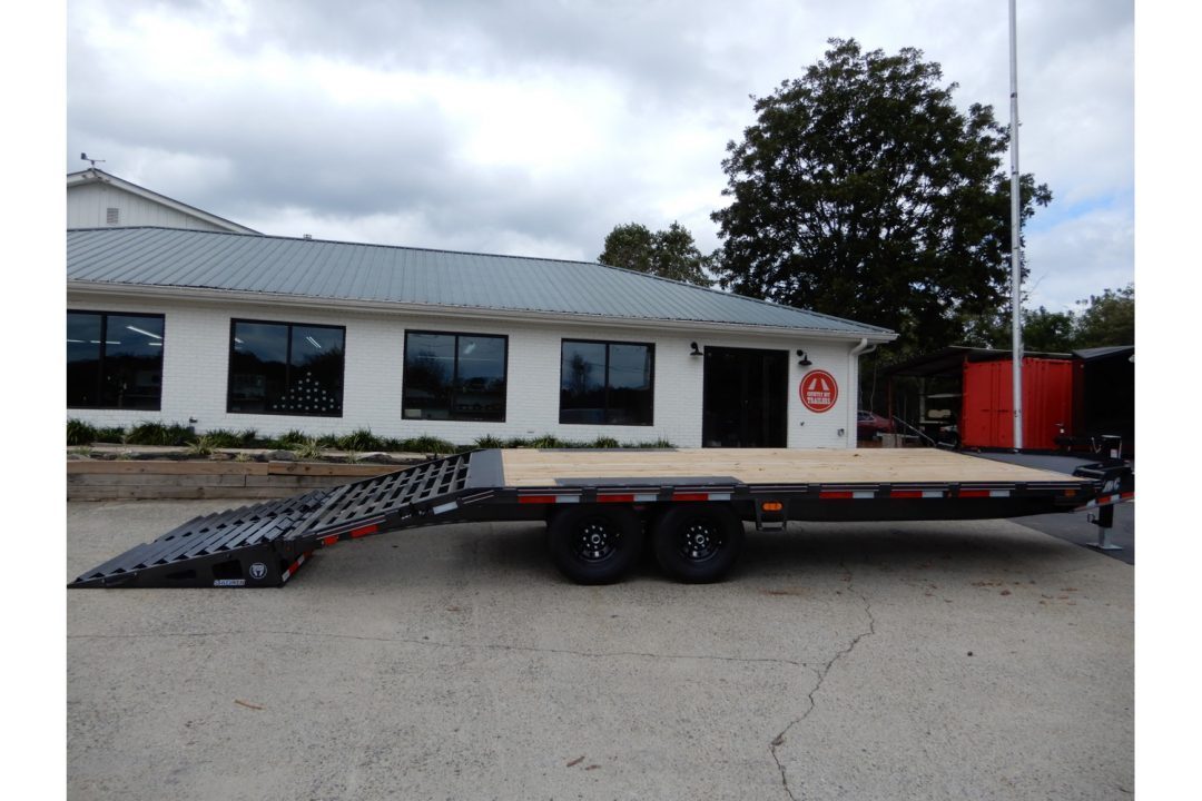 New 2026 Diamond C 8.5x24' Equipment, Deckover w/Dove & Ramps DEC207