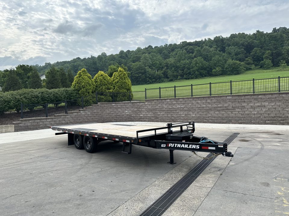 New PJ Trailers 22' Hydraulic Deckover Tilt with Scissor Lift (T8)