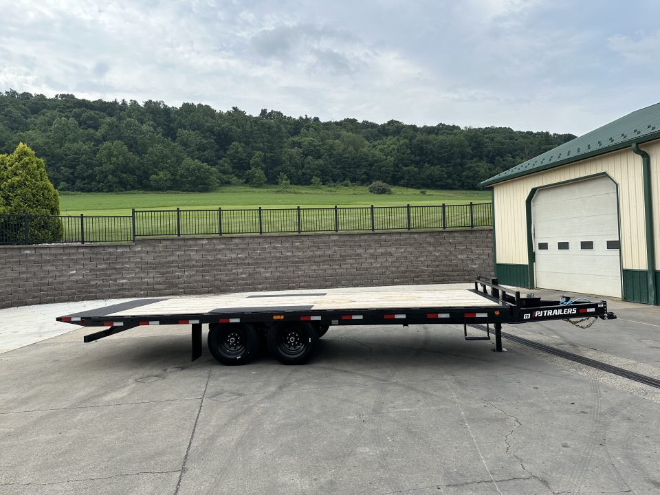 New PJ Trailers 22' Hydraulic Deckover Tilt with Scissor Lift (T8)