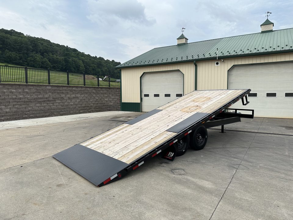 New PJ Trailers 22' Hydraulic Deckover Tilt with Scissor Lift (T8)