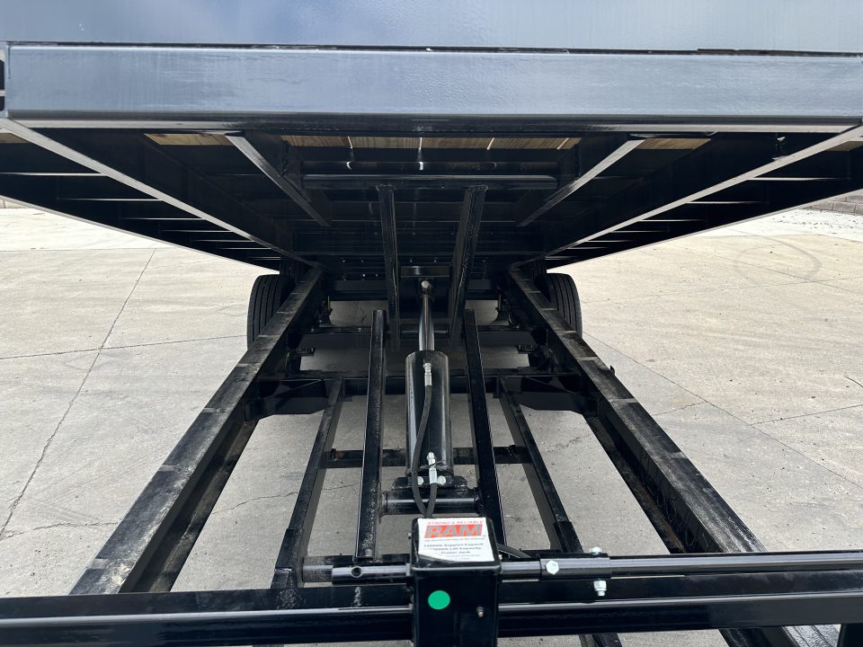 New PJ Trailers 22' Hydraulic Deckover Tilt with Scissor Lift (T8)