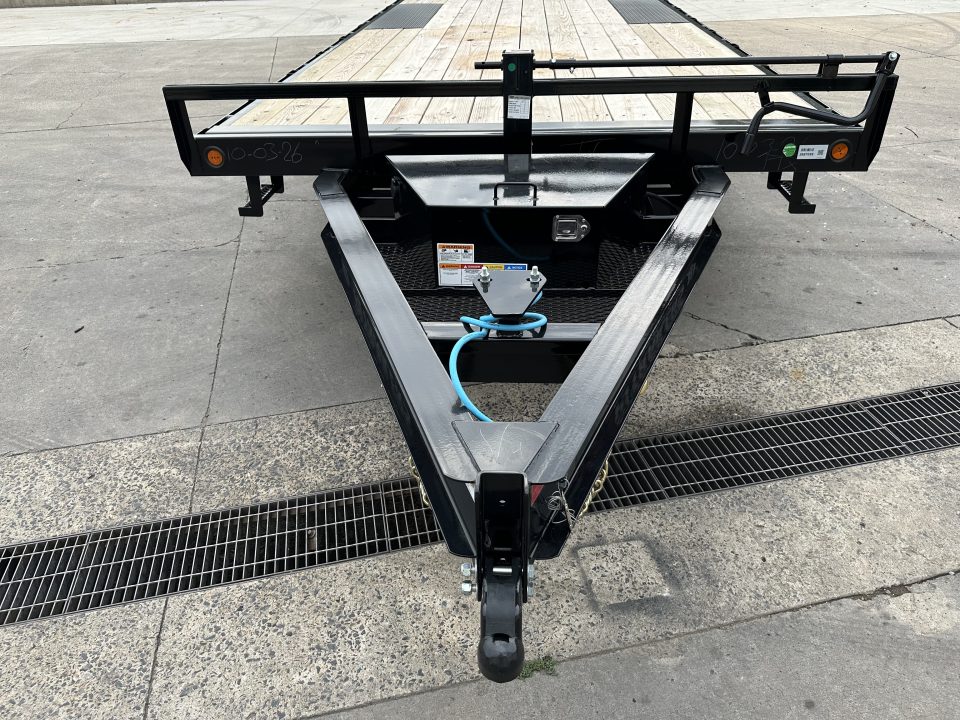 New PJ Trailers 22' Hydraulic Deckover Tilt with Scissor Lift (T8)