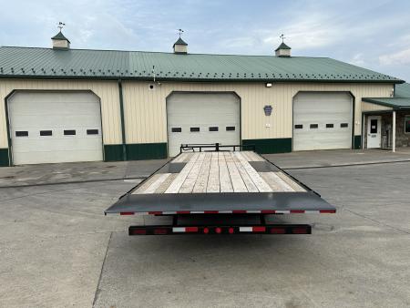 New PJ Trailers 22' Hydraulic Deckover Tilt with Scissor Lift (T8)