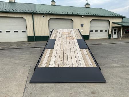 New PJ Trailers 22' Hydraulic Deckover Tilt with Scissor Lift (T8)