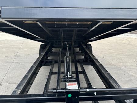 New PJ Trailers 22' Hydraulic Deckover Tilt with Scissor Lift (T8)