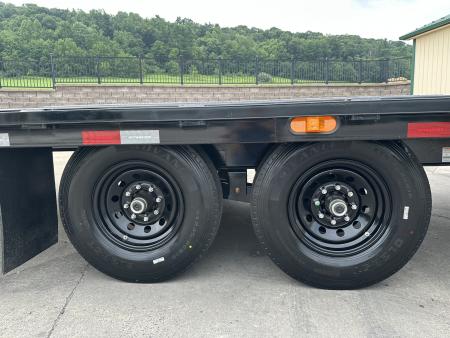 New PJ Trailers 22' Hydraulic Deckover Tilt with Scissor Lift (T8)