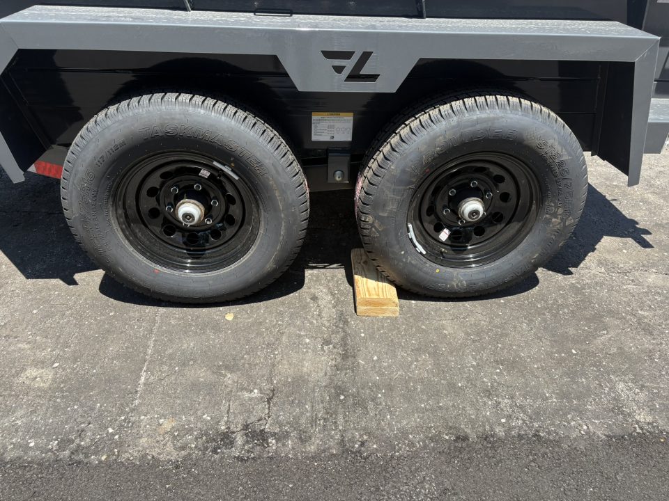 New 2026 Lamar Trailers 77"x10' DM-10K Dump Trailer