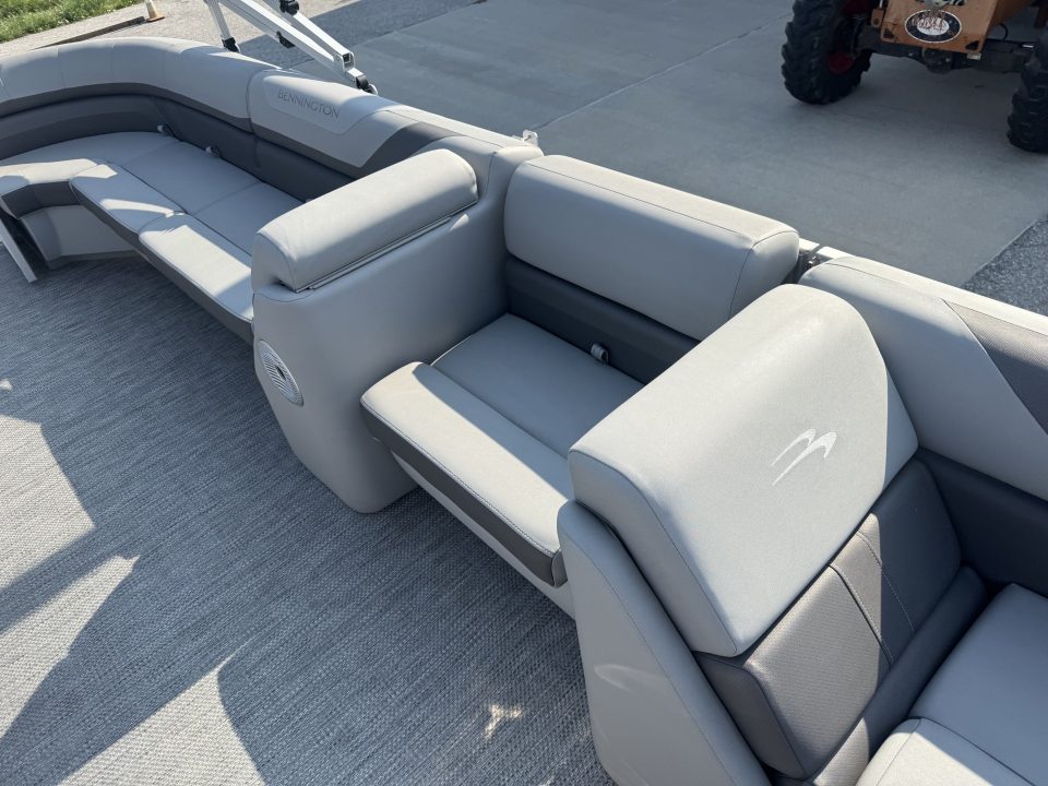 Used 2024 Bennington 22' SSRXC Express-toon Boat