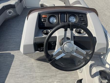 Used 2024 Bennington 22' SSRXC Express-toon Boat