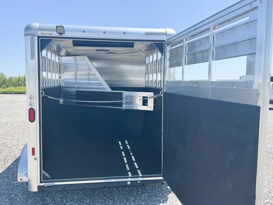 New 2027 Hart Trailer R2HB RESOLUTION RED Horse Trailer