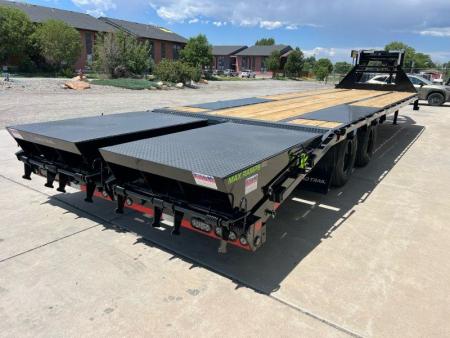 New 2027 Load Trail 102"x32' Low Pro GN Gooseneck Bodies