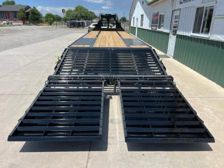 New 2027 Load Trail 102"x32' Low Pro GN Gooseneck Bodies