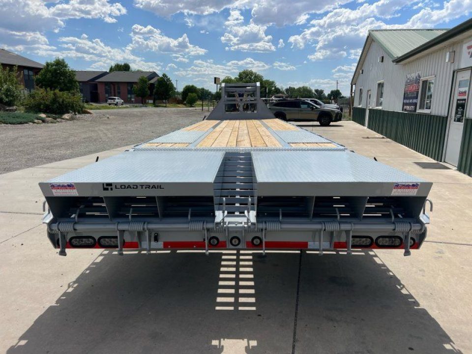 New 2027 Load Trail 102"x32' Low Pro GN Gooseneck Bodies