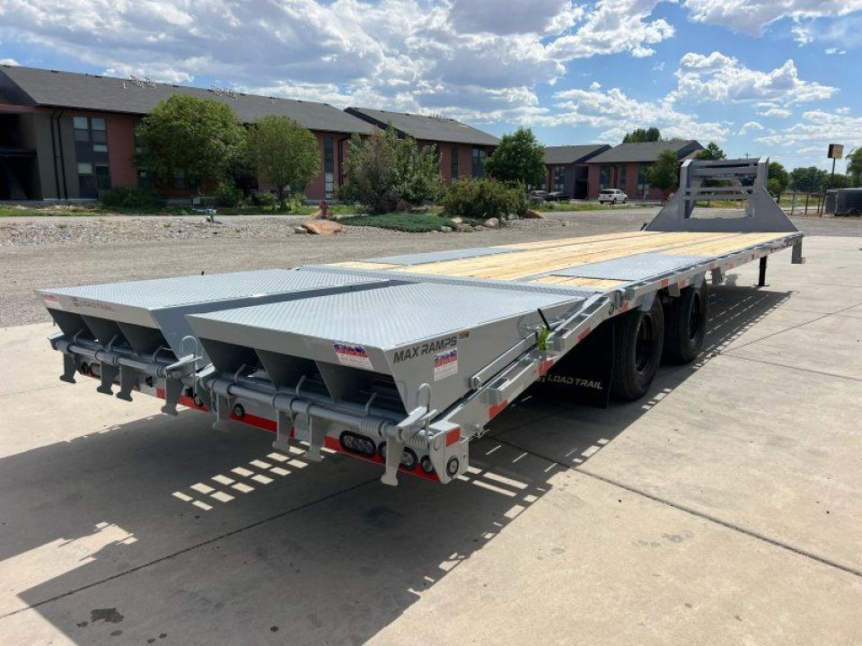 New 2027 Load Trail 102"x32' Low Pro GN Gooseneck Bodies