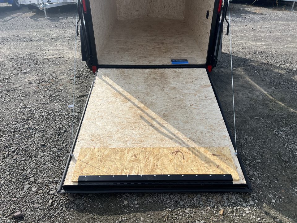 New 2026 Look Trailers 5x8 ST-DLX RAMP DOOR Cargo / Enclosed Trailer