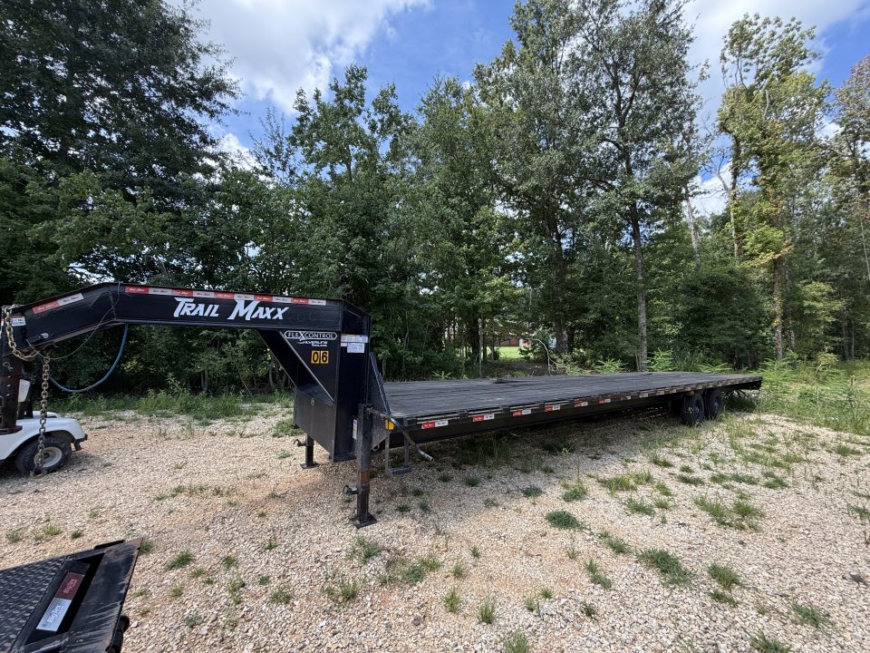 2025 Trail Maxx Used