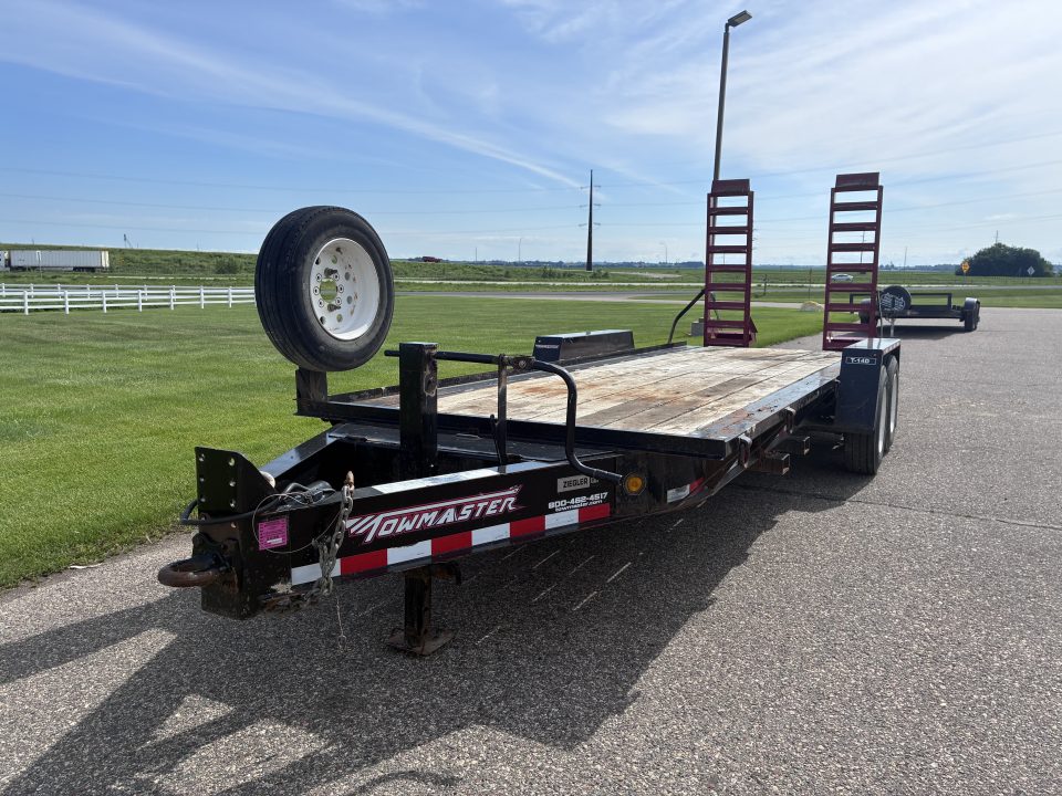 Used 2020 Towmaster Trailers 25' BP FB Flatbed Trailer